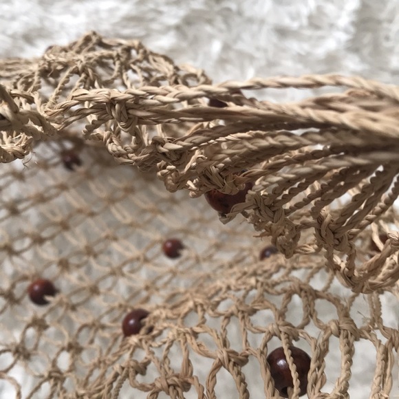 Great Natural fiber Fishnet Style Beach Bag Complement your summer wardrobe NWOT - Picture 4 of 5
